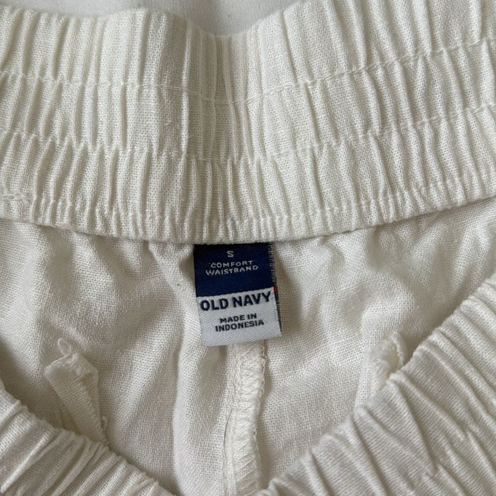 White Linen Shorts - Picture 2 of 2